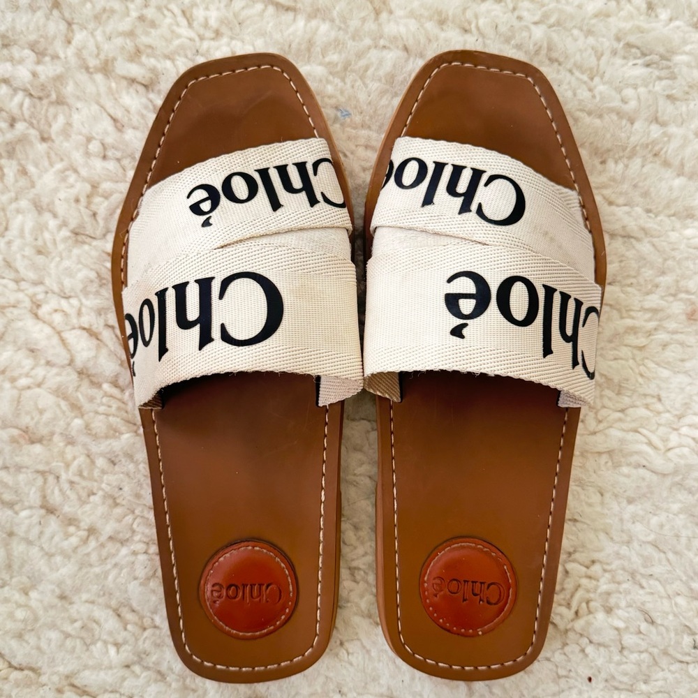 CHLOE WOODY FLAT SANDAL MULE LOGO